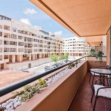 1br W/ Pool