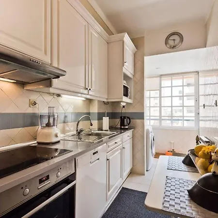 1br W/ Pool * Кашкайш