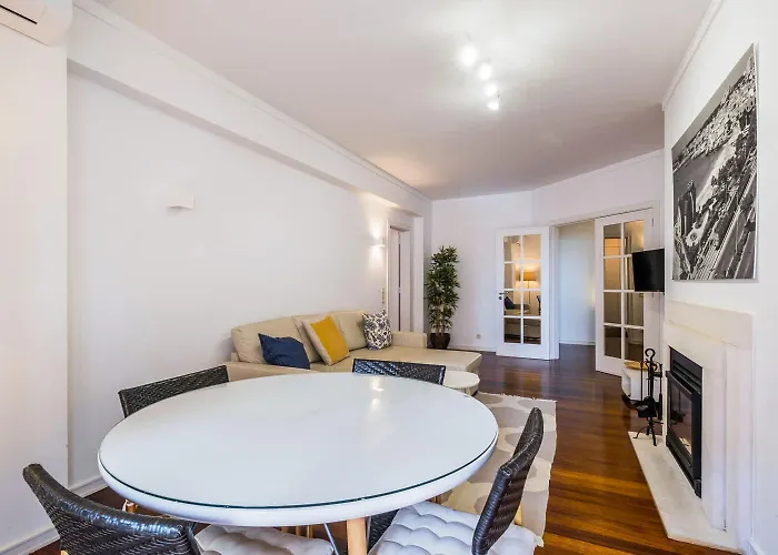 1br W/ Pool Apartment