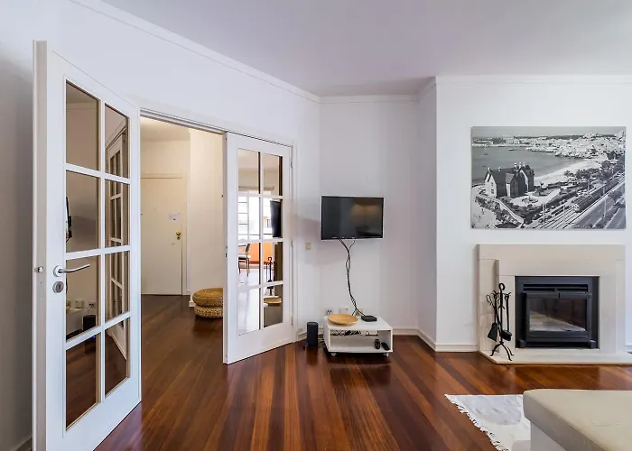 1br W/ Pool Apartment Cascais
