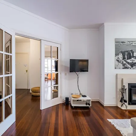 1br W/ Pool דירה קסקאיס